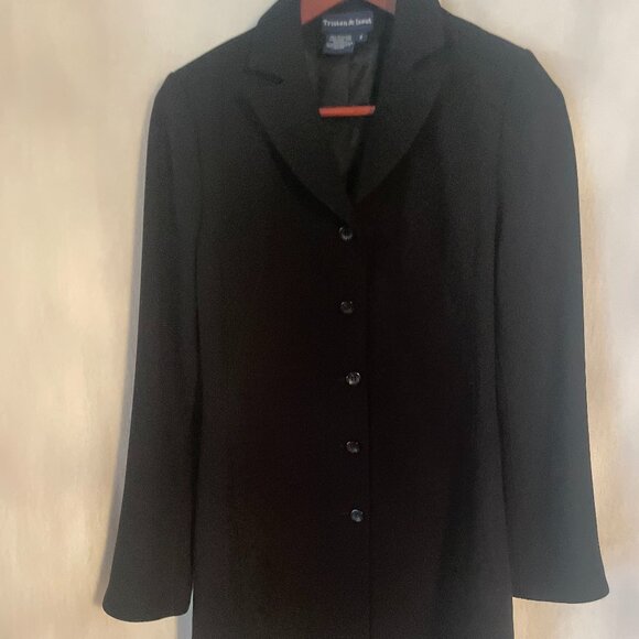 Elegant Tristan & Iseut Black Long Jacket: Size 2 - Picture 2 of 16